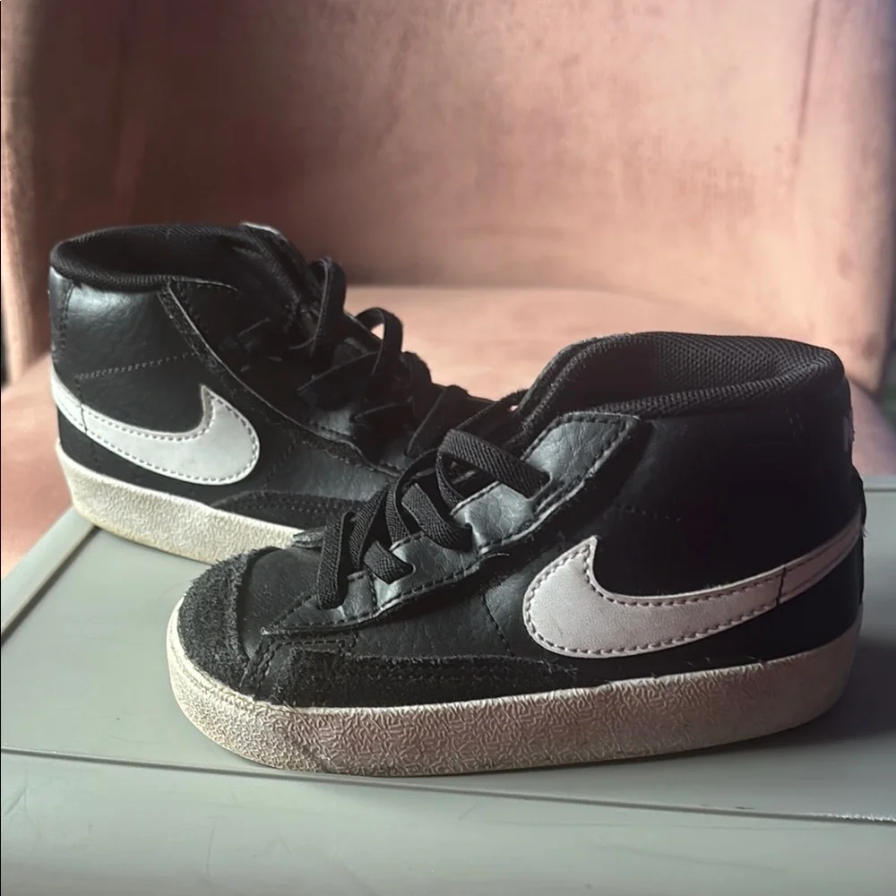 Nike Black and White Sneakers Iconic Dunk Design